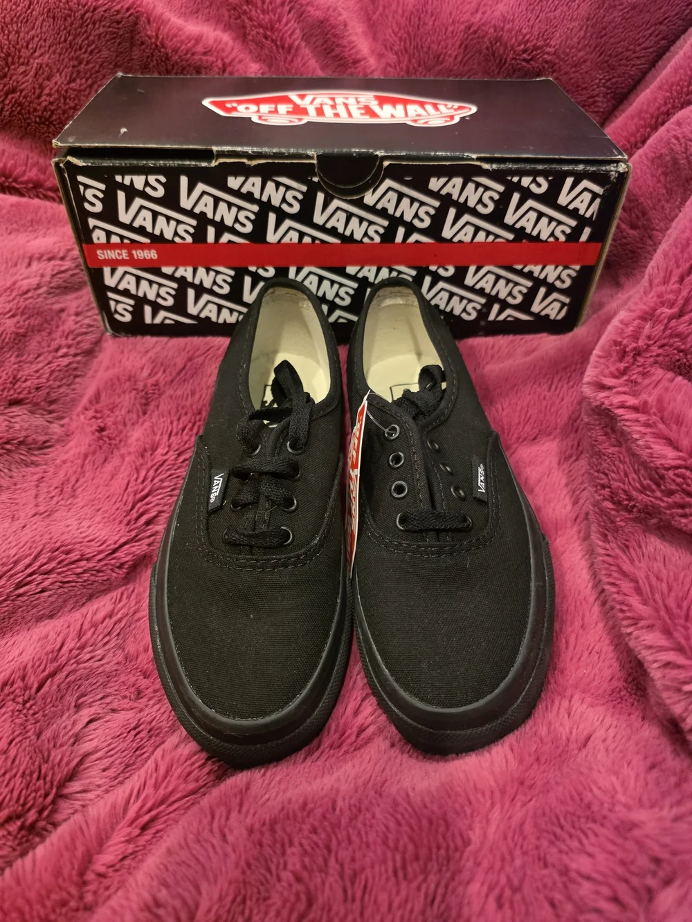 Vans simple black